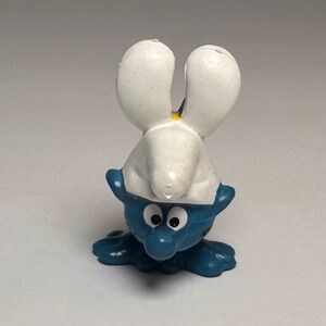 Vintage Handstand Smurf Figurine – Bully W. Germany – © Peyo